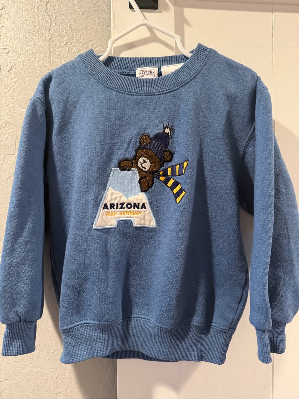 Vintage Arizona jean company Blue Bear Appliqué Kids crew Sweatshirt